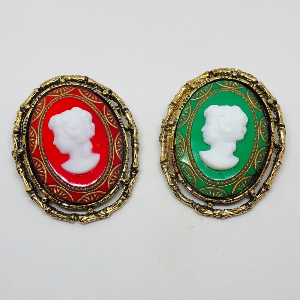 Vintage Green & Red Moroccan Cameo Brooch Set